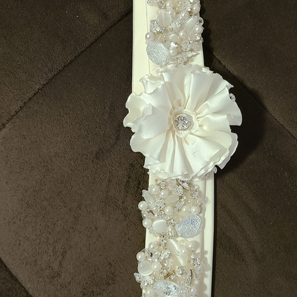 Wedding dress - Picture 3 of 7